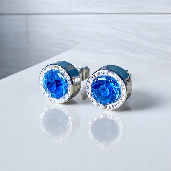 Pretty Faceted Crystal Blue Rhinestones Silver tone Circular Earrings. - Picture 2 of 4